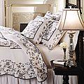 Jouy Toile Black Quilt Set