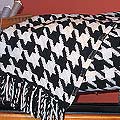 Faribault Classic Houndstooth Decorative Throw