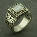 Sterling Silver Mother of Pearl Sterling Ring (Indonesia)