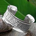 Sterling Silver 'Herringbone Curves' Bracelet (Thailand)