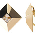 Chopard 18k Gold 1/3ct TDW 'Happy Diamond' Earrings