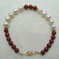 'My Red' Pearl Bracelet (USA)