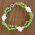 Pearl and Peridot 'Summer Clouds'Beaded Bracelet (India)