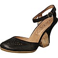 One of 2 Women's 'Ranch ON1172' Wedge High-heels