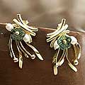 Goldplated Pearl 'Tropical Dew' Flower Earrings (Brazil)