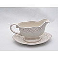 Renaissance Ivory 24-ounce Gravy Boat and Plate
