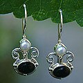 Silver 'Sunrise Spirit' Onyx and Pearl Earrings (Indonesia)