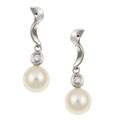 14k Gold FW Pearl and 1/10ct TDW Diamond Earrings (7 mm)