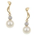 14k Gold FW Pearl and 1/10ct TDW Diamond Earrings (7 mm)
