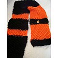 Sara's Aunt in Manhattan Halloween Scarf (USA)